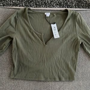 Long sleeve Garage army green top in size Medium brand new with tags
